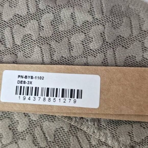 SKIMS LOGO V CUT PANTY NWT - Picture 7 of 9